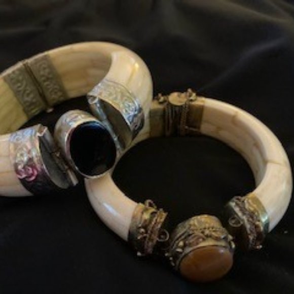 UNIQUE VINTAGE BRACELETS, SET OF 2 - Picture 1 of 5